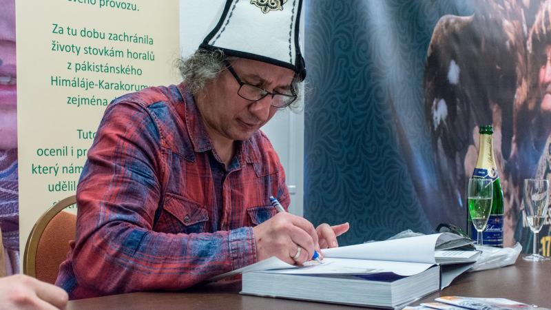Autogramiády s autory | Festival GO Kamera